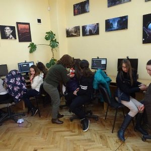 Семинари „Начални стъпки по програмиране и използване на робота Финч”