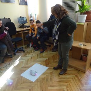 Семинари „Начални стъпки по програмиране и използване на робота Финч”