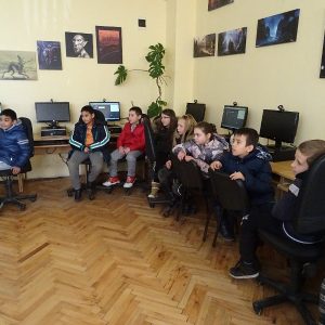 Семинари „Начални стъпки по програмиране и използване на робота Финч”