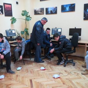 Семинари „Начални стъпки по програмиране и използване на робота Финч” Семинари „Начални стъпки по програмиране и използване на робота Финч”