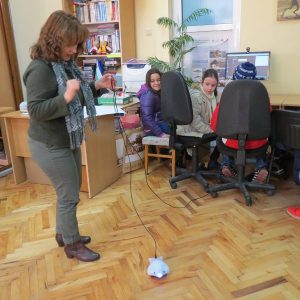 Семинари „Начални стъпки по програмиране и използване на робота Финч” Семинари „Начални стъпки по програмиране и използване на робота Финч”