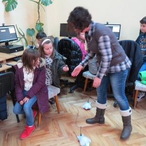 Семинари „Начални стъпки по програмиране и използване на робота Финч” Семинари „Начални стъпки по програмиране и използване на робота Финч”