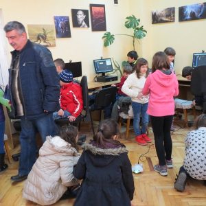 Семинари „Начални стъпки по програмиране и използване на робота Финч” Семинари „Начални стъпки по програмиране и използване на робота Финч”